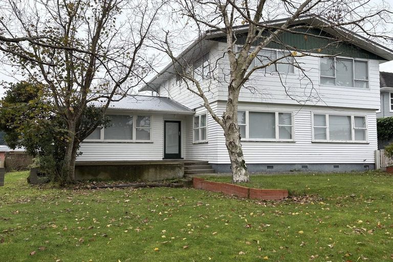 Photo of property in 10 Kashmir Avenue, Clouston Park, Upper Hutt, 5018