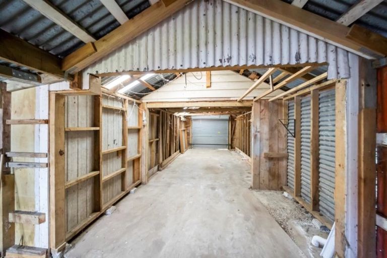 Photo of property in 27 Gloag Street, Waverley, 4510