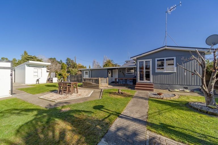 Photo of property in 24 Melville Street, Waipawa, 4210