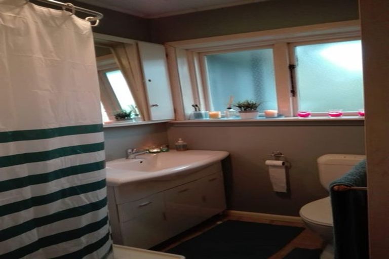 Photo of property in 2/4 Wadeley Road, Ilam, Christchurch, 8041