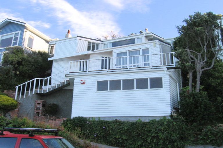 Photo of property in 16 Tai Paku Paku Road, Karaka Bays, Wellington, 6022