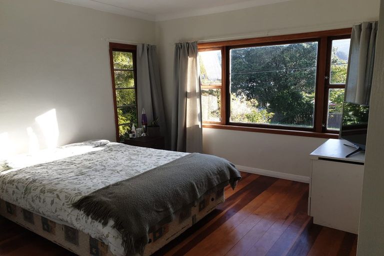 Photo of property in 24 Tremewan Street, Tawa, Wellington, 5028