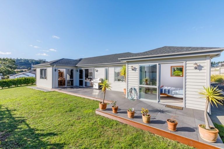 Photo of property in 6 Josh Road, Huapai, Kumeu, 0810