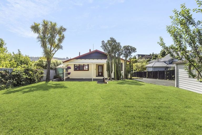 Photo of property in 35 Tipahi Street, Nelson South, Nelson, 7010