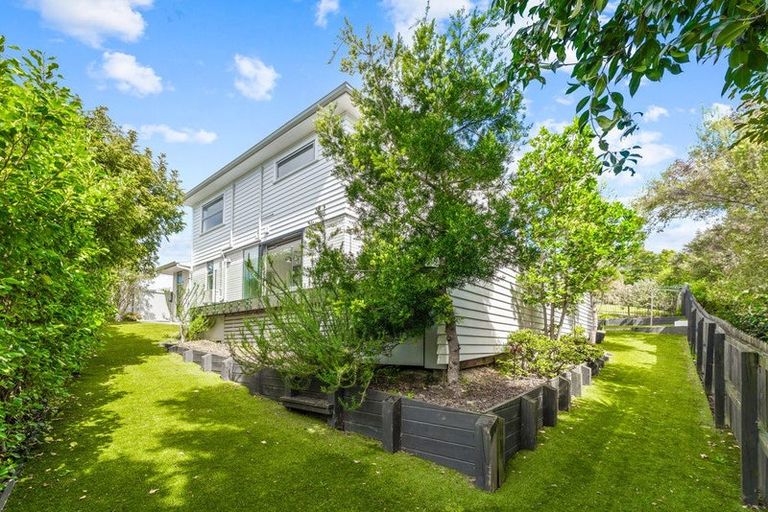 Photo of property in 18 Bella Vista Drive, Gulf Harbour, Whangaparaoa, 0930