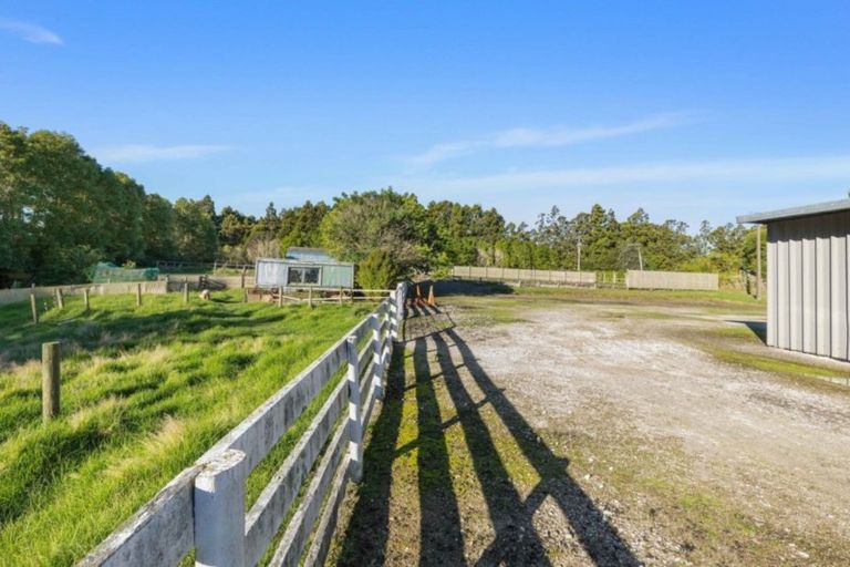 Photo of property in 102 Sanders Road, Paremoremo, Albany, 0793
