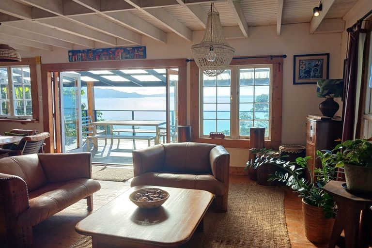 Photo of property in 102 Beach Road, Onerahi, Whangarei, 0110