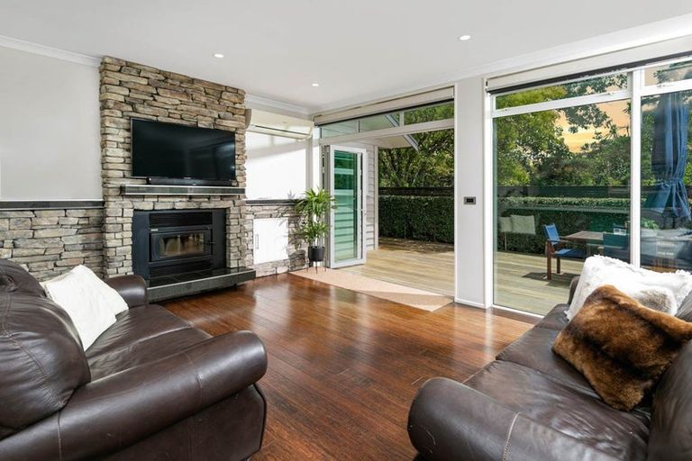 Photo of property in 51 Churchouse Road, Greenhithe, Auckland, 0632