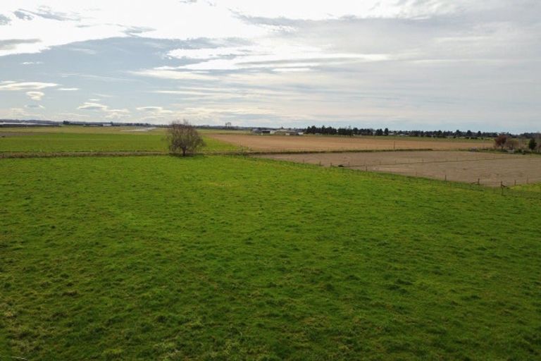 Photo of property in 102 Levels Plain Road, Levels, Timaru, 7975