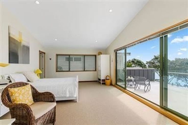 Photo of property in 10 Ocean Parade, Pukerua Bay, 5026