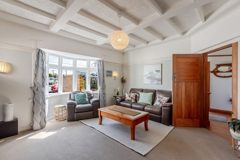 Photo of property in 9 Wha Street, Lyall Bay, Wellington, 6022