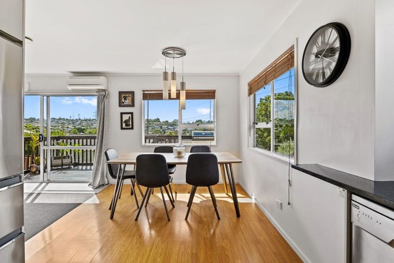 Photo of property in 16 Arlette Place, Massey, Auckland, 0614