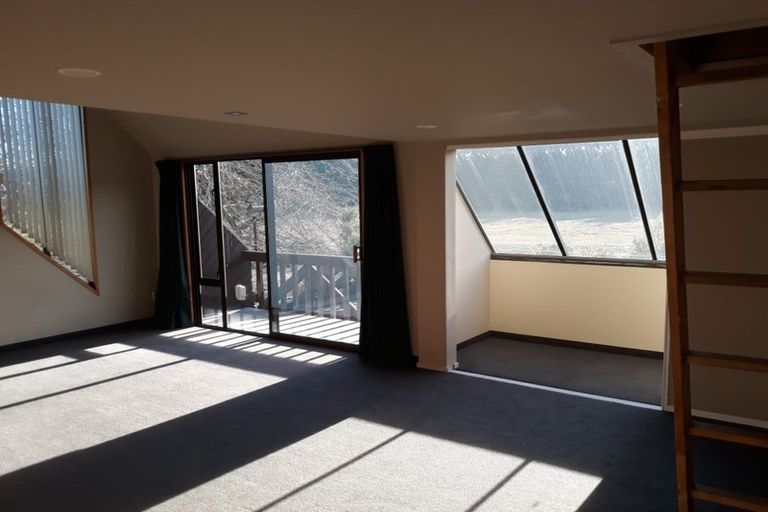 Photo of property in 4 Regalwood Close, Parklands, Christchurch, 8083