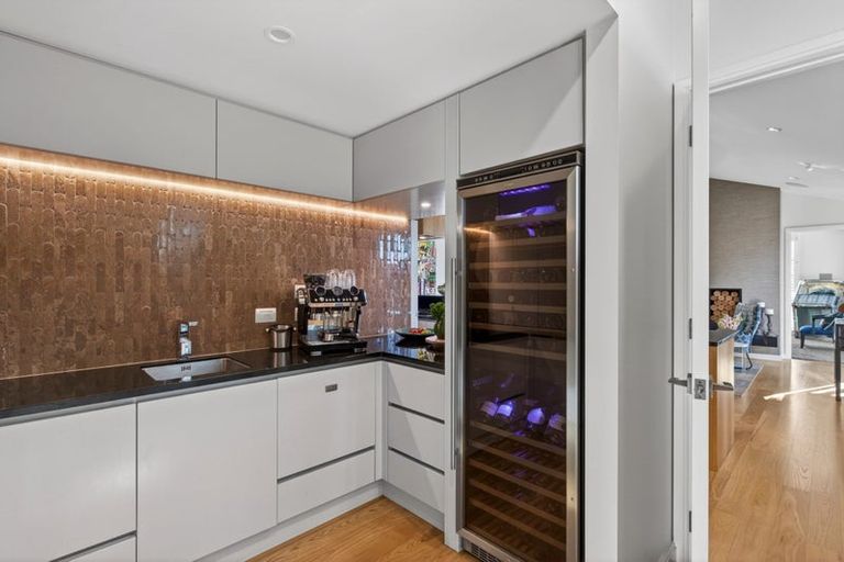 Photo of property in 5 Tupuhi Place, Highlands Park, New Plymouth, 4312