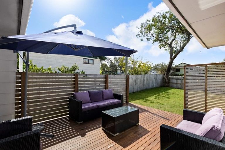 Photo of property in 41 Oreil Avenue, West Harbour, Auckland, 0618