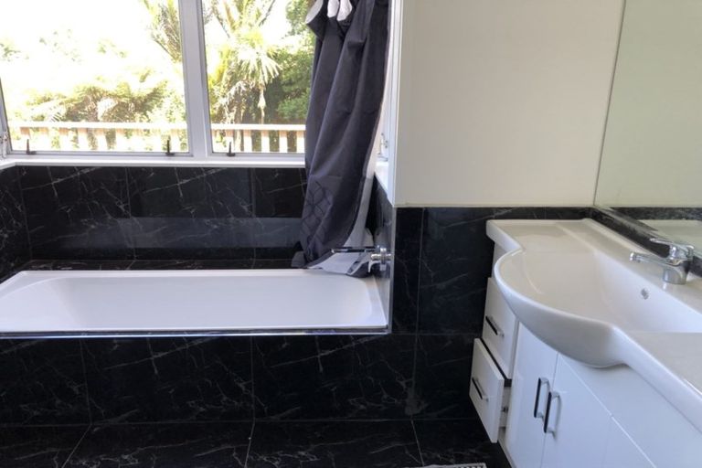 Photo of property in 40 Glamorgan Drive, Torbay, Auckland, 0630