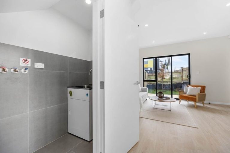 Photo of property in 1 Kellett Road, Ranui, Auckland, 0612