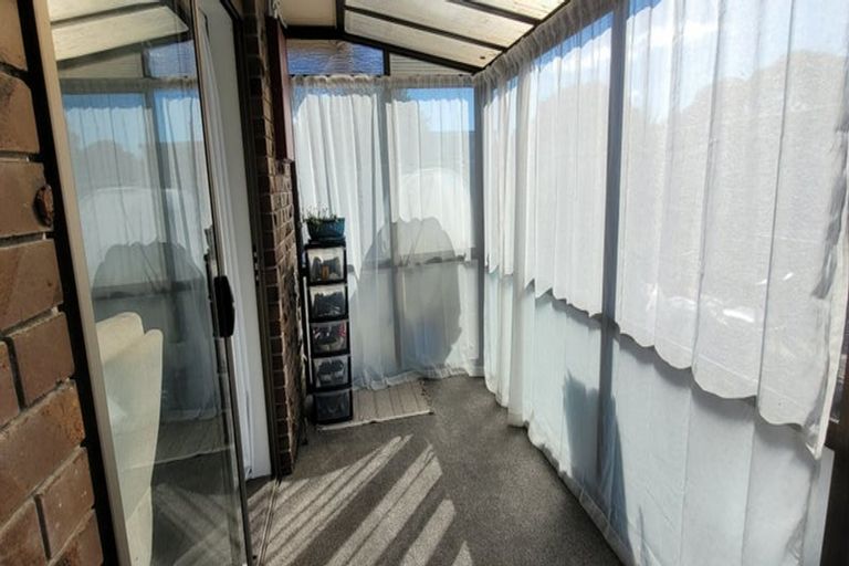 Photo of property in 2 Goldie Place, Waikanae Beach, Waikanae, 5036