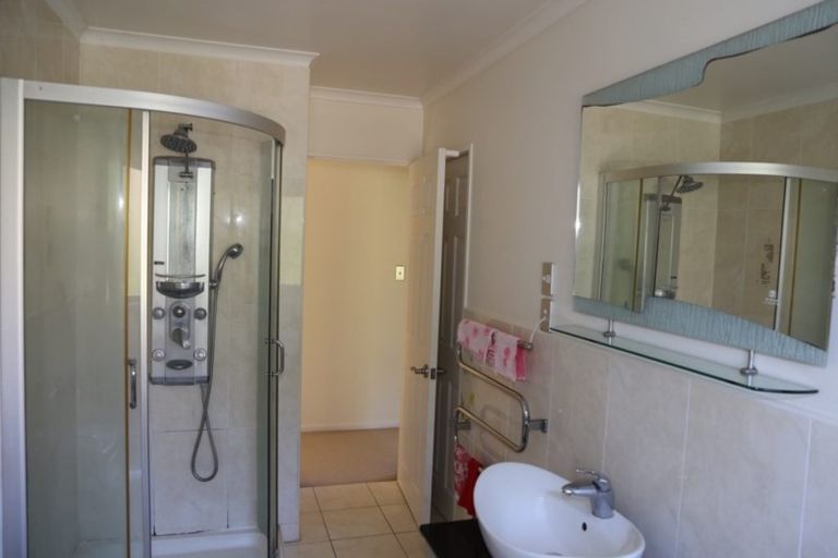 Photo of property in 14a Bacot Place, Howick, Auckland, 2014