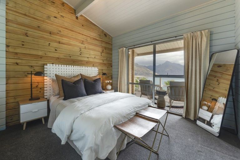 Photo of property in 22 Mckerrow Place, Sunshine Bay, Queenstown, 9300