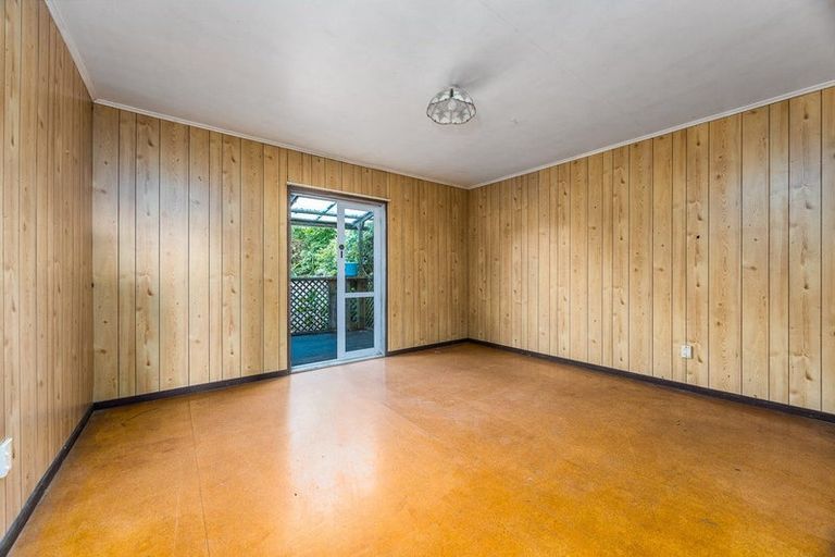 Photo of property in 10 Seymour Road, Sunnyvale, Auckland, 0612