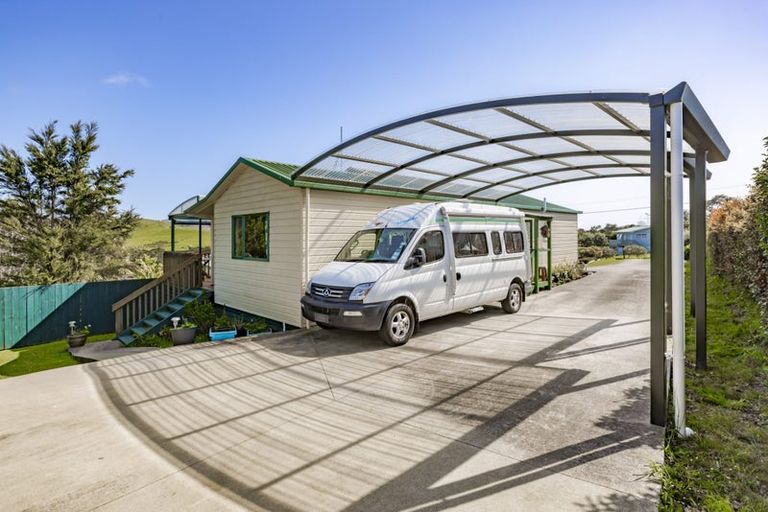 Photo of property in 92 Bays Road, Orere Point, Papakura, 2585