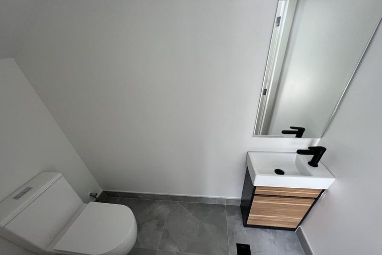 Photo of property in 38a Mcwhirters Farm Lane, Massey, Auckland, 0614