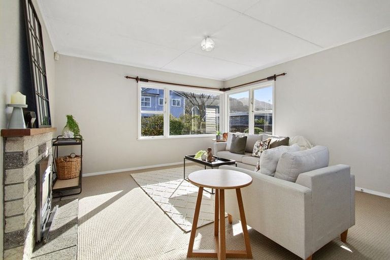 Photo of property in 22a Beauchamp Street, Tawa, Wellington, 5028