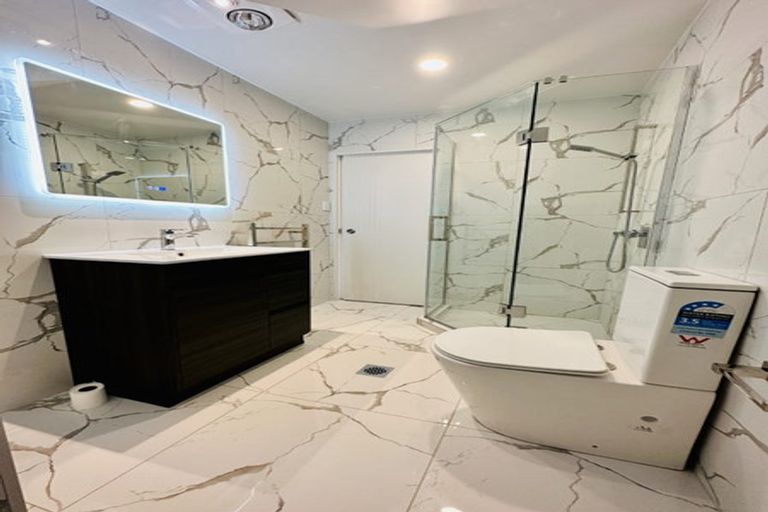 Photo of property in 51a Glendene Avenue, Glendene, Auckland, 0602