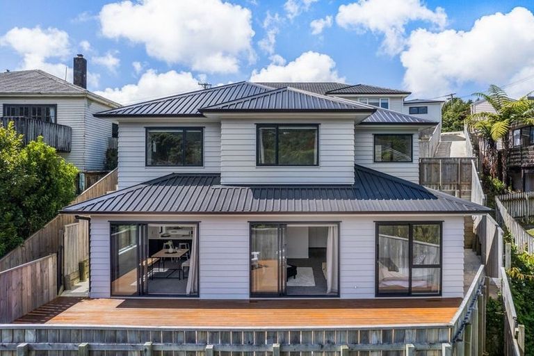 Photo of property in 1a Te Reinga View, Tawa, Wellington, 5028