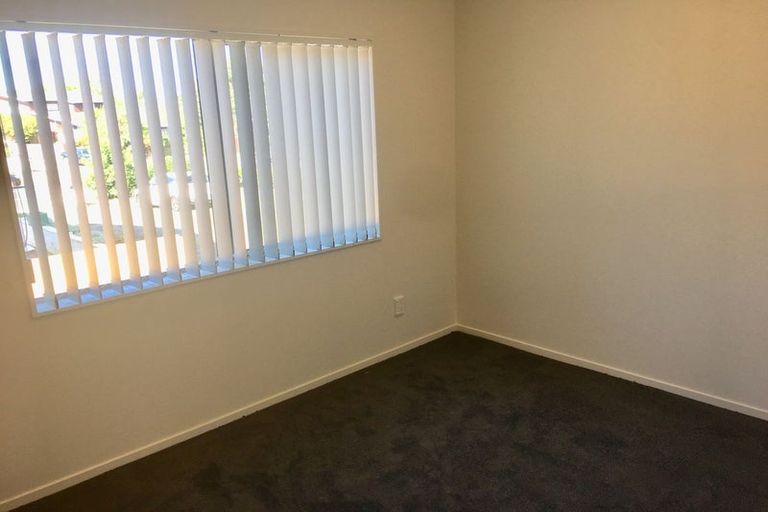 Photo of property in 25 Whiteacres Drive, Sunnyhills, Auckland, 2010