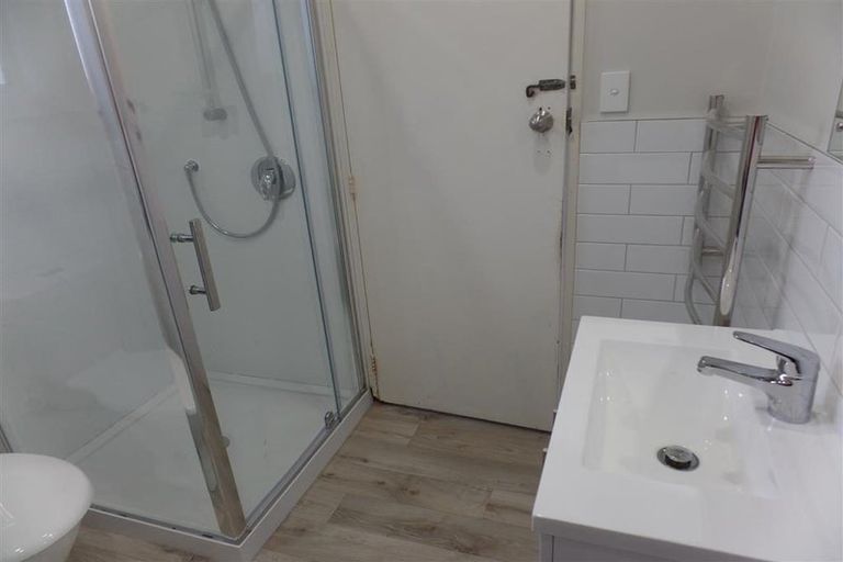 Photo of property in 2/67a Kenderdine Road, Papatoetoe, Auckland, 2025