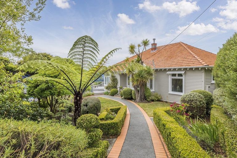 Photo of property in 39 Mills Road, Brooklyn, Wellington, 6021