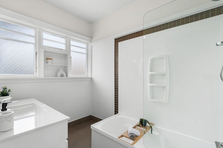 Photo of property in 15 Roa Road, Fendalton, Christchurch, 8041