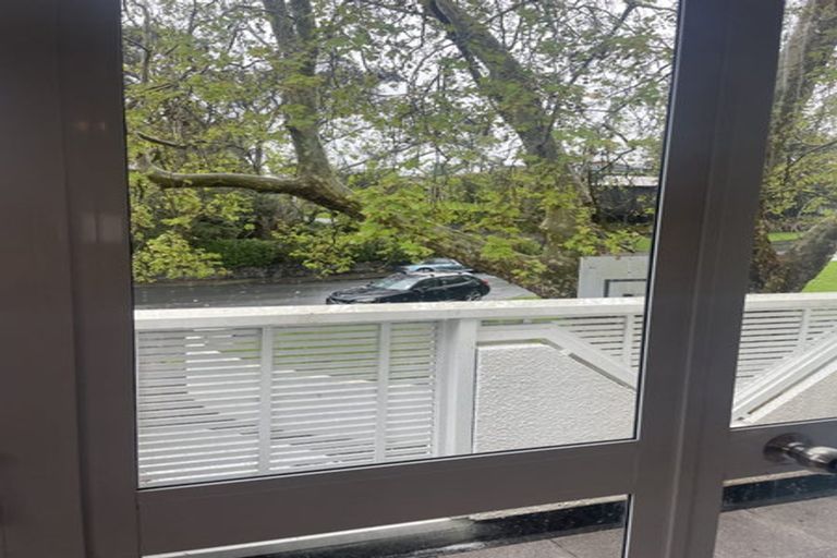 Photo of property in 14a Glade Place, Birkenhead, Auckland, 0626