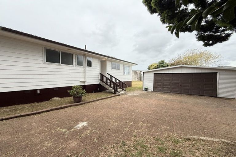 Photo of property in 20 Becker Drive, Weymouth, Auckland, 2103