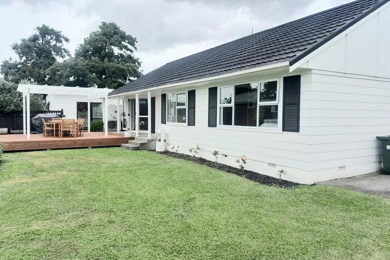 Photo of property in 28 Apollo Parade, Milson, Palmerston North, 4414
