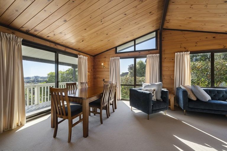 Photo of property in 73 Huia Street, Waikanae, 5036