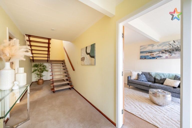Photo of property in 10 Summit Road, Fairfield, Lower Hutt, 5011