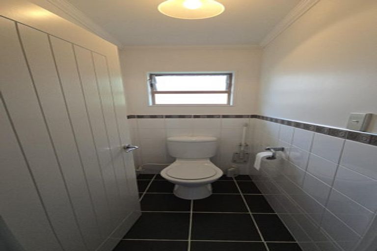 Photo of property in 1/22 Clovelly Road, Bucklands Beach, Auckland, 2012