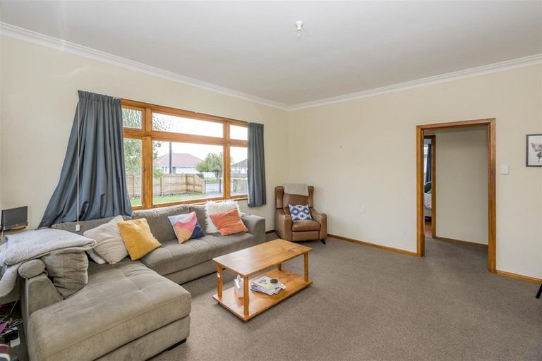 Photo of property in 6 Queenwood Road, Levin, 5510