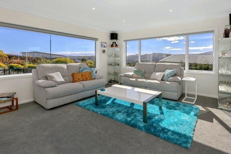 Photo of property in 146 Endeavour Drive, Whitby, Porirua, 5024