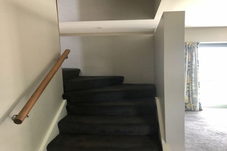 Photo of property in 2/19 Hills Road, Edgeware, Christchurch, 8013