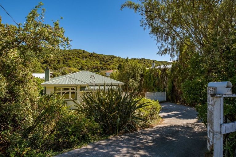 Photo of property in 139 Waikawa Road, Picton, 7220