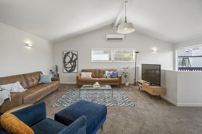 Photo of property in 61 Carlisle Road, Torbay, Auckland, 0630