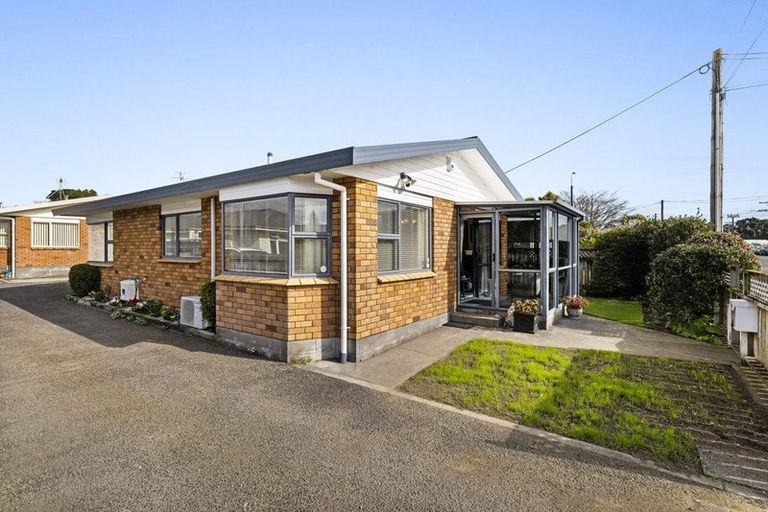 Photo of property in 135 Clawton Street, Westown, New Plymouth, 4310