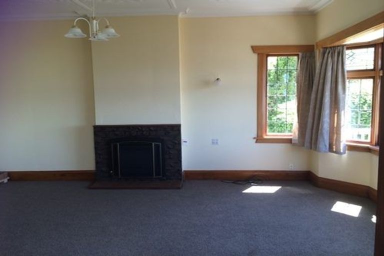 Photo of property in 100 Mortimer Terrace, Brooklyn, Wellington, 6021