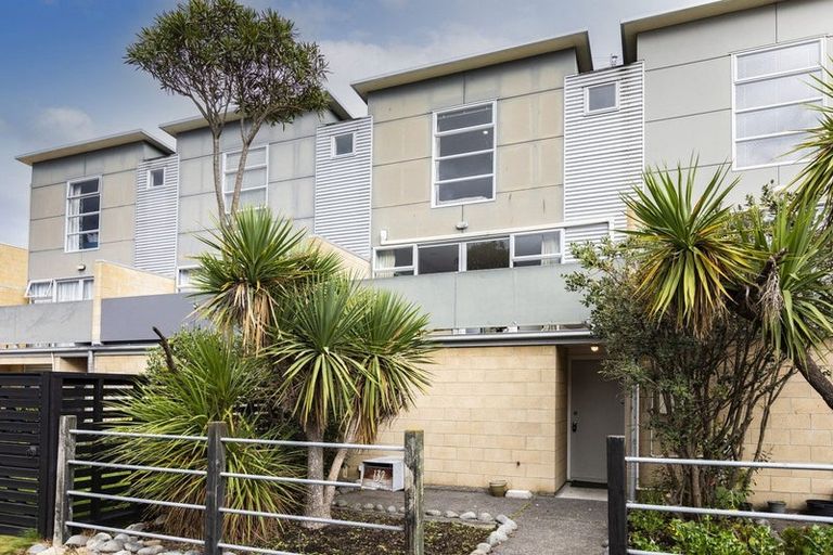 Photo of property in 132 Purchas Street, Edgeware, Christchurch, 8013