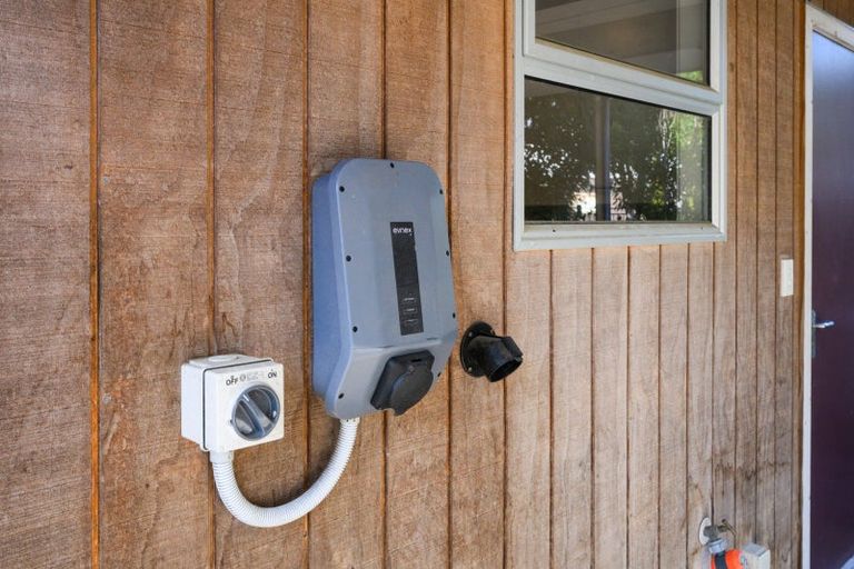 Photo of property in 196 Victoria Avenue, Hokowhitu, Palmerston North, 4410