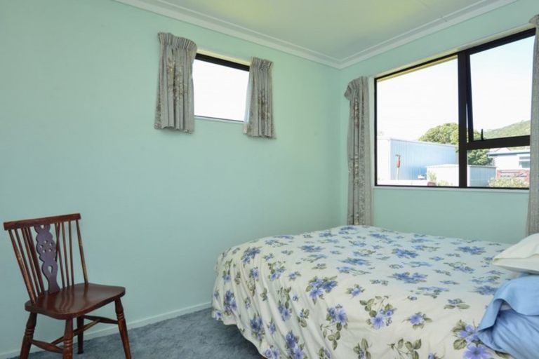 Photo of property in 121 Newcastle Street, Mahia, 4198